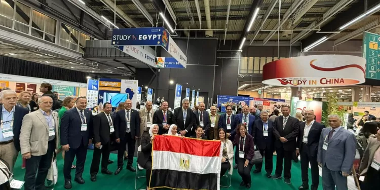 رئيس جامعتي المنصورة يمثل مصر في مؤتمر «EAIE» بالسويد لتعزيز الشراكات الدولية