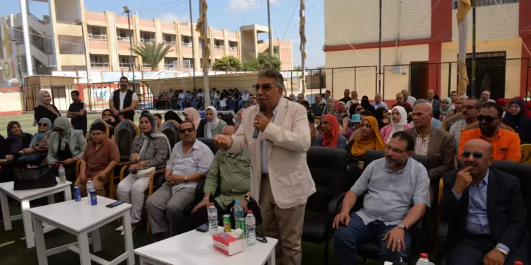 محافظ الدقهلية ووكيل التعليم يشهدان ختام الأنشطة الطلابية بمدرسة أحمد إبراهيم موافي 1 - جريدة الجمهورية محافظ الدقهلية ووكيل التعليم يشهدان ختام الأنشطة الطلابية بمدرسة أحمد إبراهيم موافي