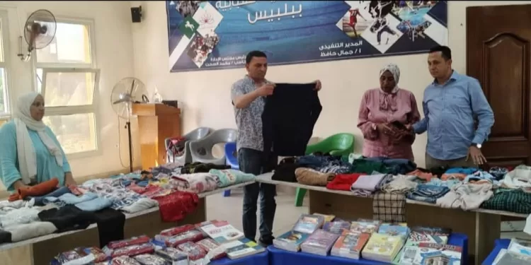 «يوم الخير»..مبادرة بالشرقية لتوزيع مستلزمات الدراسة على الأسر المحتاجة 1 - جريدة الجمهورية مدير تعليم القليوبية يُكَرِّم الفائزين في «معرض إيسف»