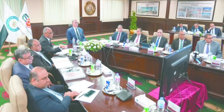 «البتروكيماويات» تدعم الاقتصاد الوطنى 1 - جريدة الجمهورية الارز الابيض على طريق الاكتفاء الذاتى