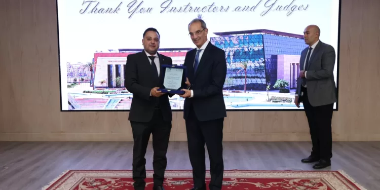 « جامعة الريادة» تناقش استعدادات  العام الدراسي