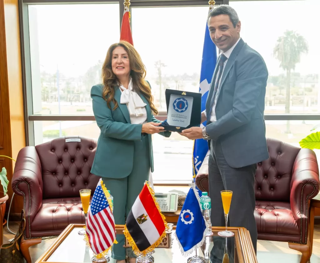 محافظ السويس يبحث مع السفيرة الأمريكية التعاون المشترك 3 - جريدة الجمهورية IMG 20250917 WA0018 - جريدة الجمهورية
