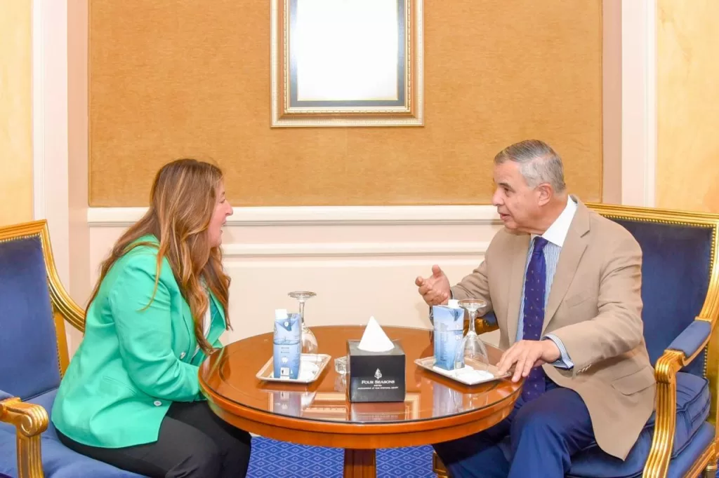 محافظ الإسكندرية والسفيرة الأمريكية يفتتحان ورشة عمل حول فرص الاستثمار بالموانئ المصرية 2 - جريدة الجمهورية IMG 20250917 WA0032 - جريدة الجمهورية