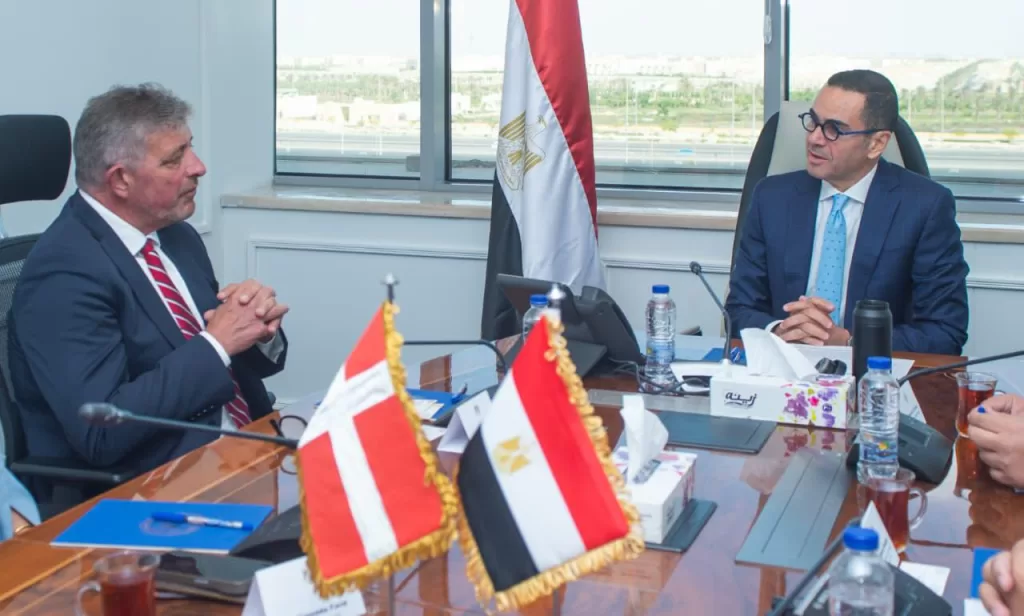 «الخطيب» يبحث مع سفير الدنمارك توسيع الشراكات.. مجلس أعمال مشترك لتعزيز الاستثمار الأجنبي في مصر 3 - جريدة الجمهورية IMG 20250925 WA0122 - جريدة الجمهورية