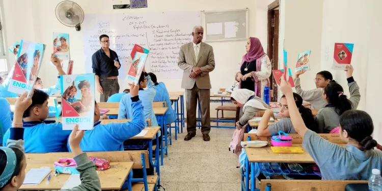 99 % حضور.. مدارس المعادي تفتتح العام الدراسي بـ«نسبة قياسية» وتُنهي توزيع الكتب في اليوم الأول