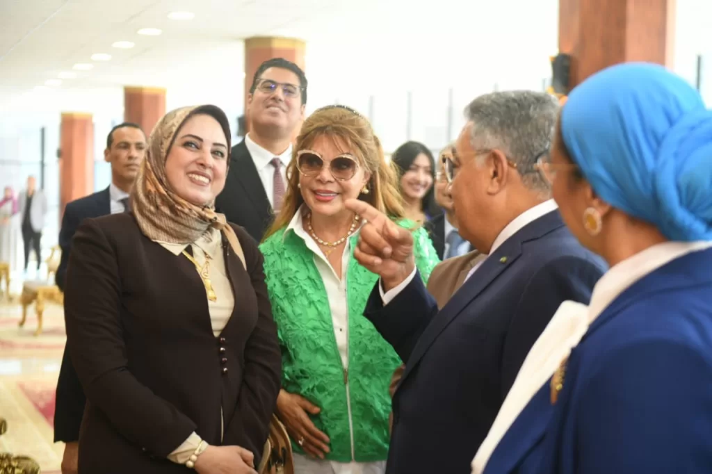 محافظ الدقهلية يستقبل رئيس «قومي المرأة» وصفاء أبو السعود لدعم حملة «معًا بالوعي نحميها» 4 - جريدة الجمهورية IMG 20250928 WA0037 - جريدة الجمهورية