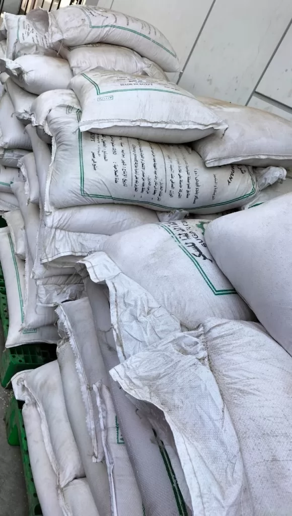 حملة رقابية تنجح في إحباط تداول 6 أطنان مواد غذائية مجهولة المصدر 2 - جريدة الجمهورية IMG 20250928 WA0040 - جريدة الجمهورية