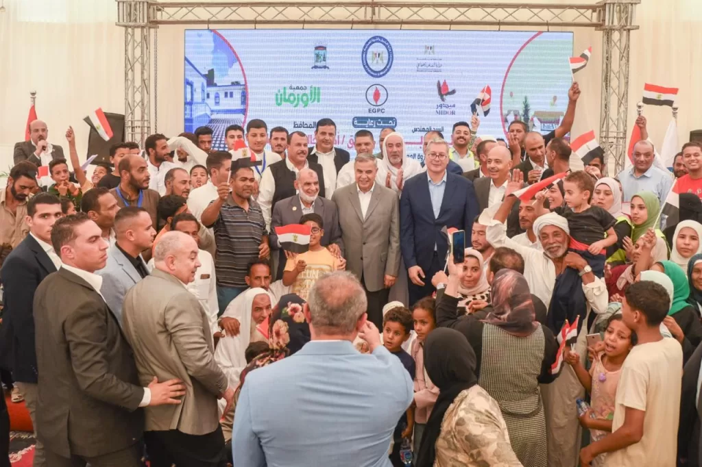 البترول ومحافظة الإسكندرية يسلمان 55 منزلًا مطورًا للأهالي في الكينج مريوط 3 - جريدة الجمهورية IMG 20250928 WA0045 - جريدة الجمهورية