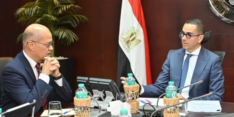 اجتماع موسع لوزير الاستثمار لاستعراض سبل رفع القدرة التنافسية للصادرات المصرية