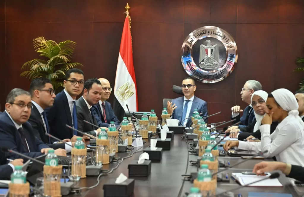 اجتماع موسع لوزير الاستثمار لاستعراض سبل رفع القدرة التنافسية للصادرات المصرية 3 - جريدة الجمهورية IMG 20250930 WA0018 1 - جريدة الجمهورية