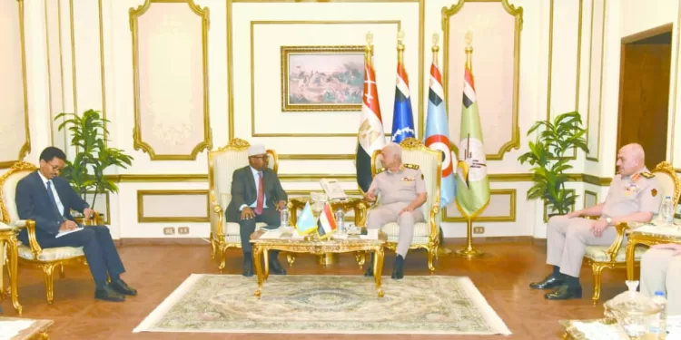 حريصون على زيادة أواصر التعاون فى مختلف المجالات العسكرية 1 - جريدة الجمهورية «بيراميدز» يختتم استعداداته لمواجهة الجيش الرواندى