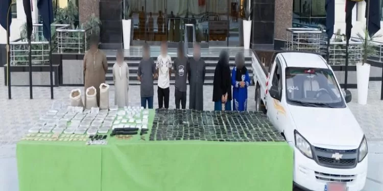 الداخلية تضرب أوكار الإجرام في الصعيد.. مصرع 4 بلطجية وضبط 400 كيلو مخدرات و84 سلاحًا