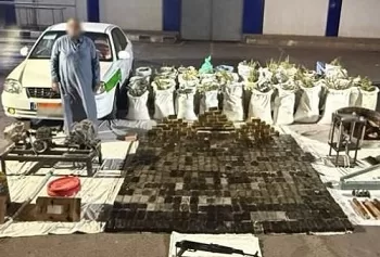 بعد معركة في الدروب الصحراوية.. ضبط «شقي خطر» بطن ونصف من السموم المخدرة 4 - جريدة الجمهورية بعد معركة في الدروب الصحراوية.. ضبط «شقي خطر» بطن ونصف من السموم المخدرة
