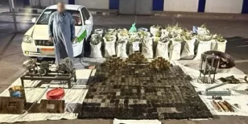 بعد معركة في الدروب الصحراوية.. ضبط «شقي خطر» بطن ونصف من السموم المخدرة