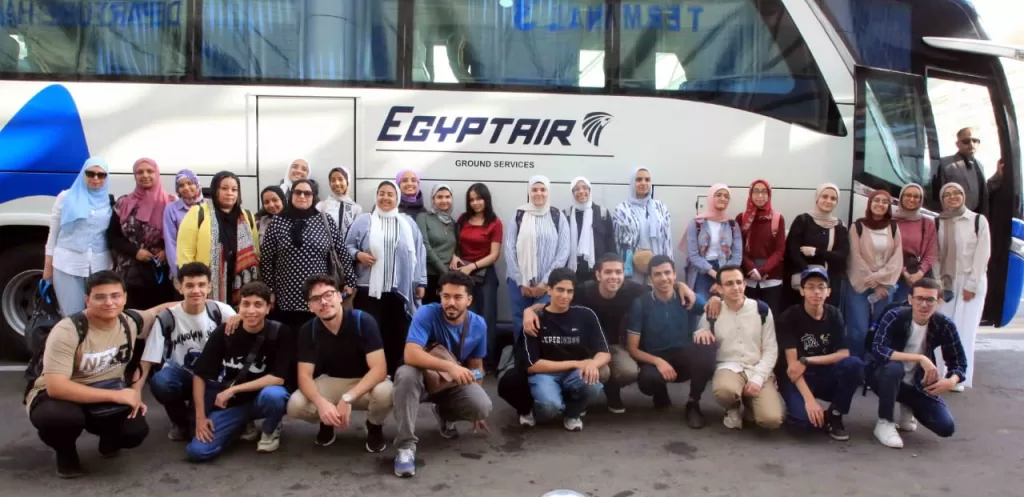 أجواء احتفالية برحلة الأوائل في مطار القاهرة قبل السفر إلى ألمانيا.. وزير الطيران ورئيس الهيئة الوطنية للصحافة فى وداع الطلبة 12 - جريدة الجمهورية WhatsApp Image 2025 09 01 at 5.33.59 PM - جريدة الجمهورية
