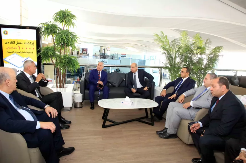 أجواء احتفالية برحلة الأوائل في مطار القاهرة قبل السفر إلى ألمانيا.. وزير الطيران ورئيس الهيئة الوطنية للصحافة فى وداع الطلبة 11 - جريدة الجمهورية WhatsApp Image 2025 09 01 at 5.33.59 PM 2 - جريدة الجمهورية
