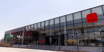 تمكّين الطلاب من أحدث أدوات الذكاء الاصطناعي عبر أجهزة الكمبيوتر المحمولة