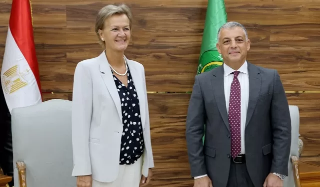 محافظ الإسماعيلية يستعرض فرص الاستثمار أمام سفيرة الاتحاد الأوروبي