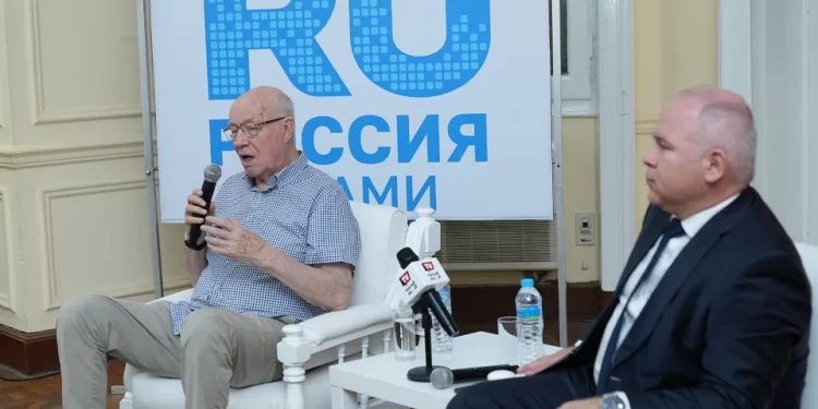 عميد المستشرقين الروس: مصر وطني الثاني واستقرارها ثمرة قيادة حكيمة 1 - جريدة الجمهورية عميد المستشرقين الروس: مصر وطني الثاني واستقرارها ثمرة قيادة حكيمة