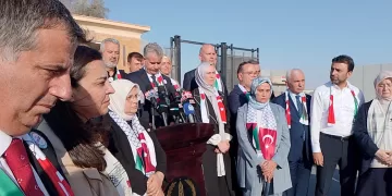 من أمام معبر رفح.. وفد البرلمان التركي يشيد بجهود مصر في دعم الأشقاء الفلسطينيين