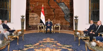 في اتصال مع أمير قطر.. الرئيس السيسي يُعلن إدانة واستنكار العمل العدواني الإسرائيلي