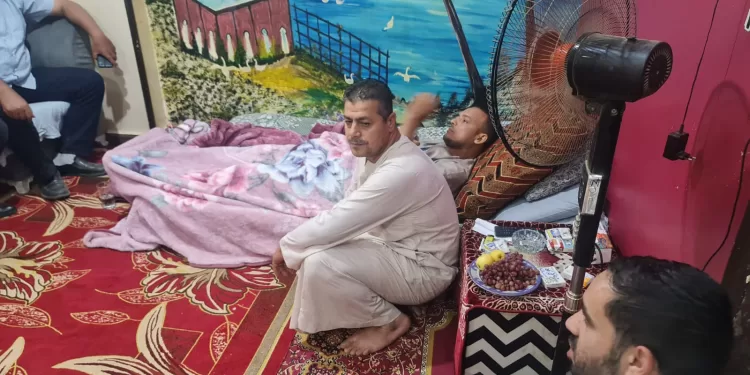 مدير شركة مياه المنوفية يزور عاملًا أصيب بعد سقوطه من خزان 1 - جريدة الجمهورية مدير شركة مياه المنوفية يزور عاملًا أصيب بعد سقوطه من خزان