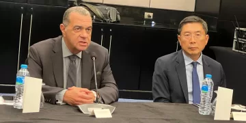 نائب وزير المالية: الحكومة تضع تعزيز الشراكة مع المستثمرين الأجانب على رأس أولوياتها