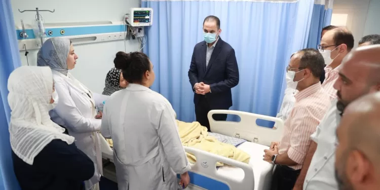 لتحسين جودة الخدمات.. نائب وزير الصحة يزور مستشفى الأورام بسمالوط ومركز الدم بالمنيا