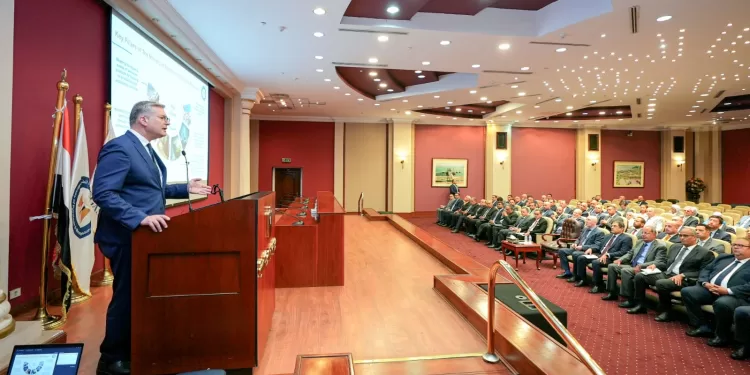 وزير البترول يجتمع مع رؤساء الشركات العالمية لتعزيز الشراكات الاستراتيجية 1 - جريدة الجمهورية وزير البترول يجتمع مع رؤساء الشركات العالمية لتعزيز الشراكات الاستراتيجية