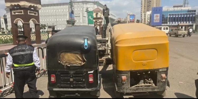 ضبط 30 مركبة توك توك غير مرخصة بشوارع مدينة الزقازيق