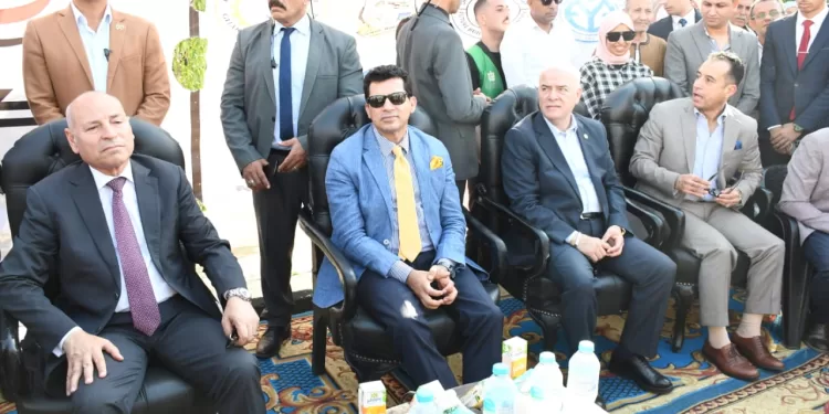 وزير الشباب ومحافظ القاهرة يدشنان مبادرة «الكيانات الشبابية» بالمطرية