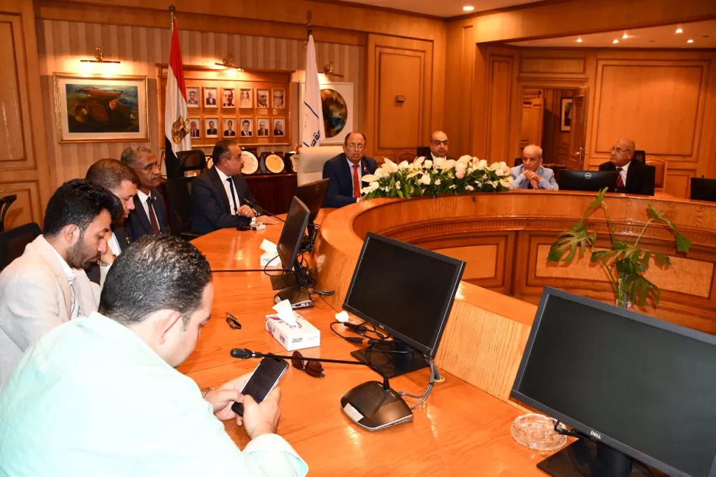 رئيس جامعة حلوان يكرّم الإعلاميين المتميزين في بداية العام الجامعي الجديد 3 - جريدة الجمهورية WhatsApp Image 2025 09 21 at 8.40.12 PM 1 - جريدة الجمهورية