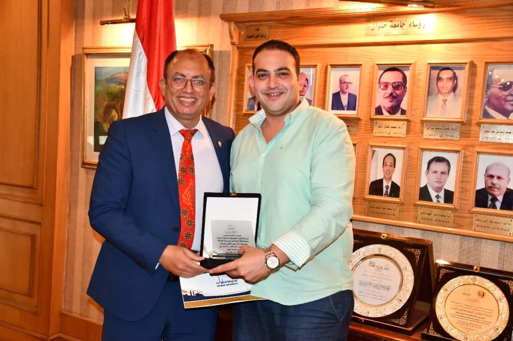 رئيس جامعة حلوان يكرّم الإعلاميين المتميزين في بداية العام الجامعي الجديد 5 - جريدة الجمهورية WhatsApp Image 2025 09 21 at 8.40.13 PM 1 - جريدة الجمهورية