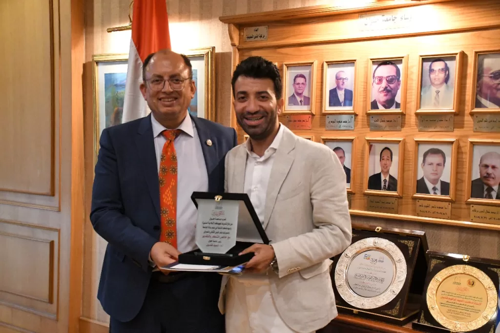 رئيس جامعة حلوان يكرّم الإعلاميين المتميزين في بداية العام الجامعي الجديد 7 - جريدة الجمهورية WhatsApp Image 2025 09 21 at 8.40.13 PM - جريدة الجمهورية