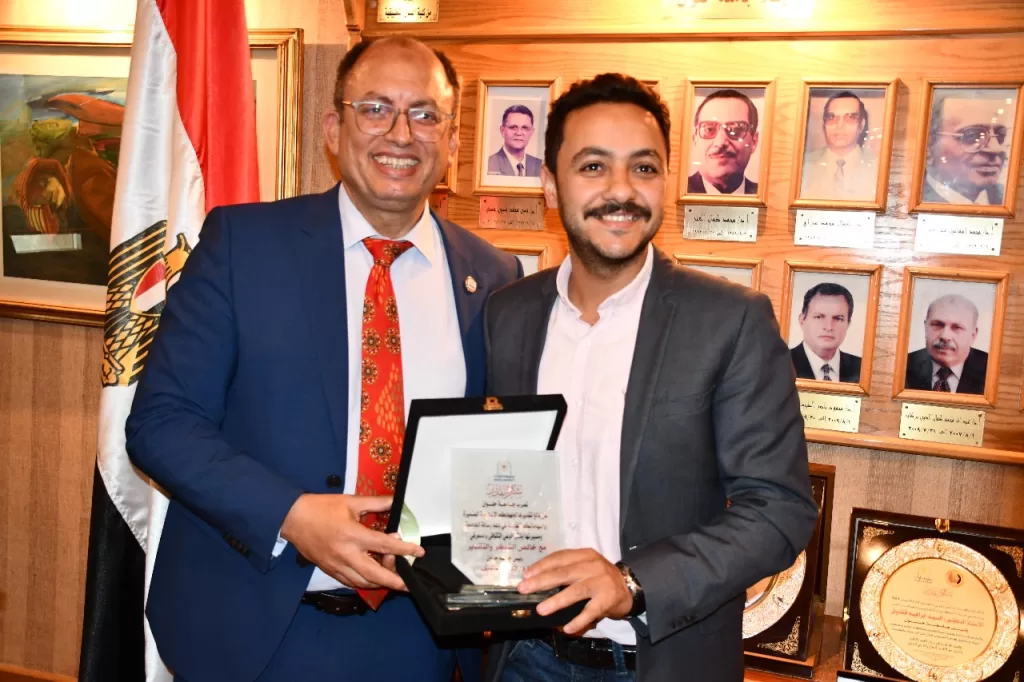 رئيس جامعة حلوان يكرّم الإعلاميين المتميزين في بداية العام الجامعي الجديد 19 - جريدة الجمهورية WhatsApp Image 2025 09 21 at 8.40.17 PM 3 - جريدة الجمهورية