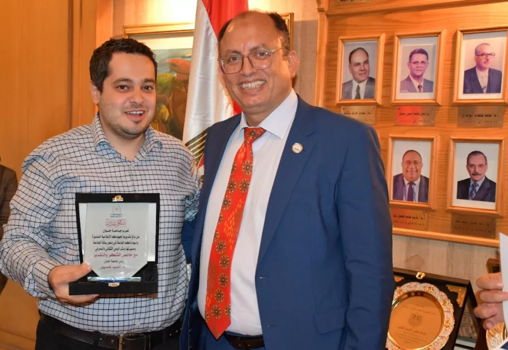 رئيس جامعة حلوان يكرّم الإعلاميين المتميزين في بداية العام الجامعي الجديد 22 - جريدة الجمهورية WhatsApp Image 2025 09 21 at 8.40.18 PM 2 - جريدة الجمهورية