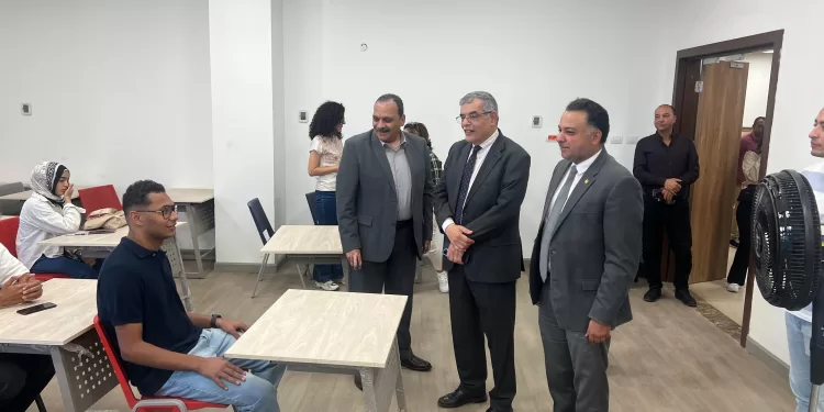 رئيس جامعة بنها الأهلية يتفقد انتظام الدراسة بالكليات مع انطلاق العام الجامعي الجديد 1 - جريدة الجمهورية جامعة المنصورة الجديدة تستقبل طلاب كليتي الطب والقانون في الأسبوع التعريفي