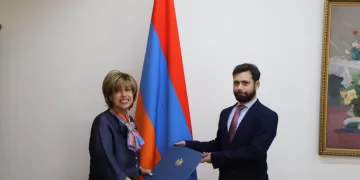 سفيرة مصر تقدم أوراق اعتمادها في أرمينيا.. وتبحث تعزيز التعاون الثنائي