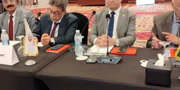 خطوة نحو تكامل المنظومة الصحية: الأعلى للجامعات يدرس قانونًا موحدًا للقطاع الصحي يضم الطب البيطري