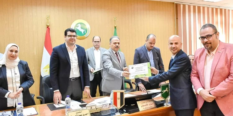 محافظ الشرقية يكرم قيادات الصحة لحصولهم على المركز الأول في التميز الإعلامي 1 - جريدة الجمهورية محافظ الشرقية يكرم قيادات الصحة لحصولهم على المركز الأول في التميز الإعلامي