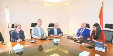 الوزير خلال اجتماعه مع مجموعة «كنان» وحضور توقيع مذكرة تفاهم: 2 مليار جنيه استثمارات سعودية لإقامة مجمع للصناعات المعدنية