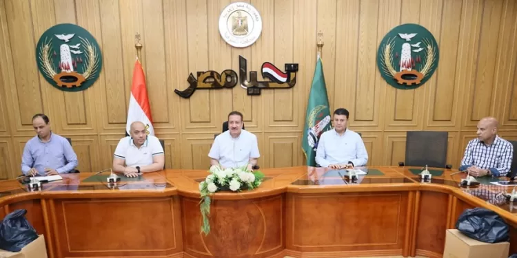 محافظ المنوفية يوزع مساعدات مالية وعينية لــ55 حالة إنسانية 1 - جريدة الجمهورية محافظ المنوفية يوزع مساعدات مالية وعينية لــ55 حالة إنسانية