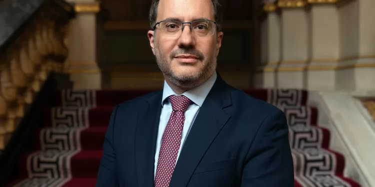 بعد الاعتراف بدولة فلسطين.. السفير البريطاني بالقاهرة: سنواصل العمل عن كثب مع مصر من أجل تحقيق سلام دائم