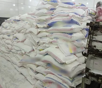 ضبط 78 طن دقيق فاخر  و  زيت مجهولى المصدر ومنتهى الصلاحية بالشرقية