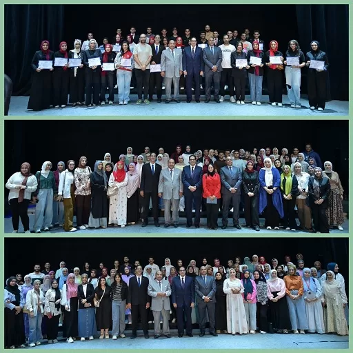 رئيس جامعة القاهرة يشهد إحتفالية تكريم الطلاب المتميزين فى الأنشطة الجامعية تقديراً لتفوقهم ومشاركتهم الفعالة 5 - جريدة الجمهورية 017 1 - جريدة الجمهورية