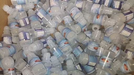 ضبط 4 أطنان مستلزمات إنتاج مستحضرات طبية مغشوشة و التحفظ على 74 ألف عبوة خلال حملة تموينية بشبين الكوم 4 - جريدة الجمهورية 03 9 - جريدة الجمهورية