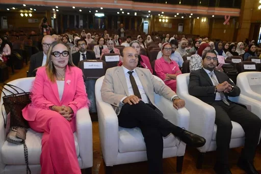 قصر العيني في قلب أكتوبر الوردي... معًا ضد سرطان الثدي (Pink Day) 9 - جريدة الجمهورية 036 - جريدة الجمهورية