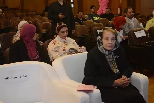 قصر العيني في قلب أكتوبر الوردي... معًا ضد سرطان الثدي (Pink Day) 7 - جريدة الجمهورية 039 - جريدة الجمهورية