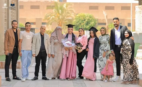 جامعة حلوان تحتفل بتخريج دفعة جديدة من «قسم التاريخ» 2 - جريدة الجمهورية 1 28 - جريدة الجمهورية