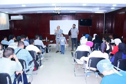 «رئيس جامعة سوهاج» يقدم نموذجًا عمليًا في التشخيص لطلاب الفرقة الخامسة بكلية الطب 10 - جريدة الجمهورية 10 22 - جريدة الجمهورية